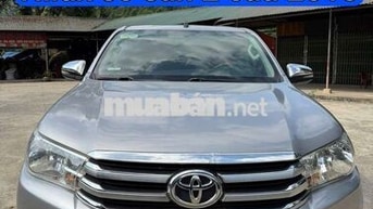 Toyota Hilux 2018 G số sàn 2 cầu odo 83.000 km Bạc