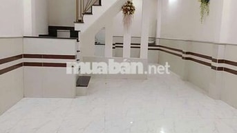 nhà 4 phòng ngủ.gần khu dân cư Vĩnh Lộc.gần trường Ngô Quyền 