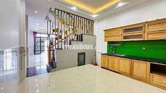 Nhà mặt tiền kinh doanh đường nhựa 7m thông. Gần sông mát mẻ 
