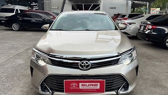 Toyota Camry 2015 2.0E 31.400km Nâu vàng