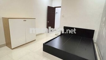 Phòng balcon 5tr5 ngay Nguyễn Văn Thương, D1 cũ