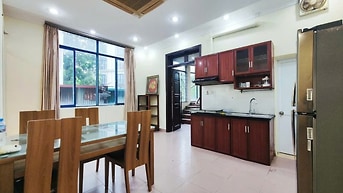 6,5 TRIỆU - CĂN HỘ T4 PHỐ HÀNG THAN- 10 RA ÔTÔ - NHÀ ĐẸP - FULL ĐỒ
