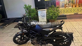 Husqvarna Svartpilen 401 3000 km Đen