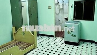 Cho nữ thuê phòng 20m2 CMT8 Q3 free nước free wifi WC riêng