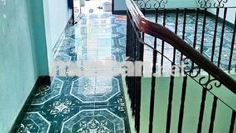 Cho nữ thuê phòng 40m2 CMT8 Q3 WC riêng, free nước + wifi