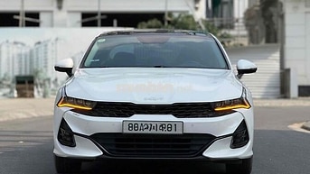 Kia K5 2.0 premium 2023