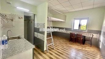 DUPLEX CỬA SỔ TRỜI BÊN KHU INTRESCO Ở LIỀN GIÁ 4TR TÁCH BẾP RỘNG RÃI