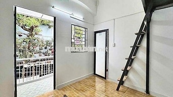DUPLEX BAN CÔNG - GÁC CAO NGAY CHỢ BÀ CHIỂU