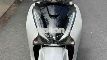 Honda SH 125 CBS Trắng