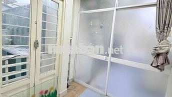 QUẬN 3 📍2PN ban công, 3 tollet, sân thượng cao tầng xem pháo bông 🌹🎆