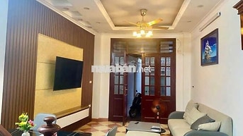 Cho thuê nhà 5 tầng khu Kim Mã, 45m², ngõ rộng thoáng chỉ 13,5 triệu