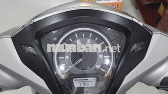Honda Lead Đặc biệt màu Bạc