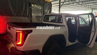 Toyota Hilux 2026 260 km Trắng