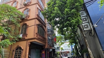Cần Bán và Cho thuê nhà 3 mặt đường Ngọc Hồi