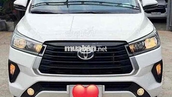 Toyota Innova 2.0E 7 chỗ Số sàn Trắng