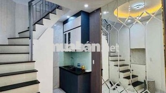 Tầm 3 tỷ có nhà dân xây đẹp gần Đê La Thành-NT cơ bản-Sổ 18m*4T;2N;2VS