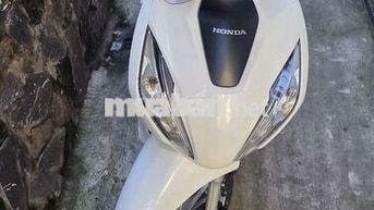 Honda Vision 2024 màu trắng