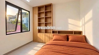 Phòng full nội thất ô tô đỗ cửa cuối Hồ Tùng Mậu Nam Từ Liêm