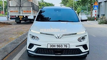 VinFast VFe34 thuê pin tiên phong sản xuất 2022