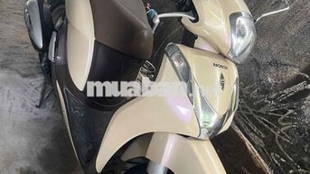 Honda SH Mode màu vàng kem