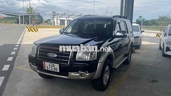 Ford Everest 7 chỗ Dầu Số sàn màu đen