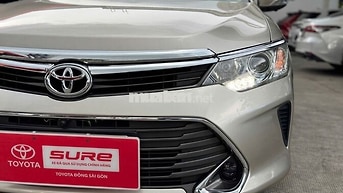 Toyota Camry 2015 2.0E 31.400km Nâu vàng