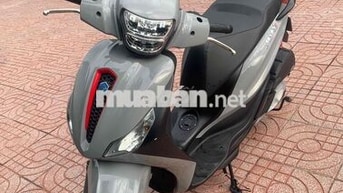 Piaggio Medley S màu xám