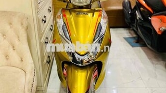 Honda Lead 125cc màu Vàng