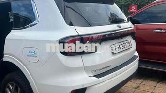 Ford Everest 2024 Titanium 2.0 120.000km Trắng