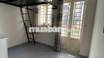 phòng cho thuê có gác máy lạnh bancol cửa sổ trời giá rẻ