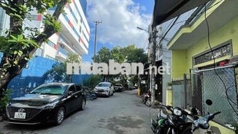 Cho thuê nhà kiệt oto Trần Cao Vân gần biển .Full nội thất mới
