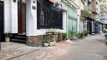 Chính chủ cho thuê MBKD Nguyễn Cửu Vân (35m2) 9,8 triệu/tháng