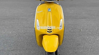 Piaggio Vespa 2022 màu vàng
