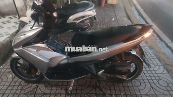 Honda Air Blade màu bạc