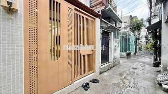Nhỉnh 5 Tỷ -  38M²  - 2 Tầng -  NGÃ TƯ HÀNG XANH - HẺM THÔNG XVNT - XE