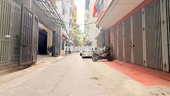 18 Triệu - Nhà Phân Lô Cầu Giấy - 5PN - Ô Tô Tránh - Gần ĐH Sư Phạm
