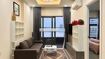 Cho thuê căn hộ 2 phòng ngủ Monarchy, Full nội thất, Trống sẵn