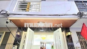 Bán nhà có sân thượng , 3 lầu hẻm thoáng gần đường lộ lớn và xe hơi tớ