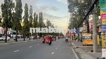 Nhà 4x11m mặt tiền Nguyễn Văn Cừ