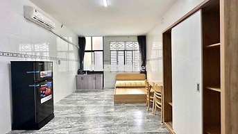 Trống sẵn Studio cửa sổ trời ngay bến xe Q8