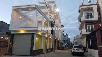 Nhà 2 lầu tum 5x28 góc 2 mặt tiền cách Lê Văn Khương 50m