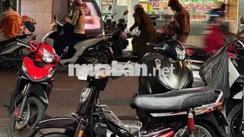 Honda Dream Trung Quốc màu Đỏ mận