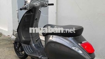 Piaggio Vespa Sprint 125 màu xám chạy chán cần ban