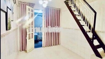 Nhà xinh còn mới cho thuê nguyên căn khu trung tâm Trần Hưng Đạo, Q1