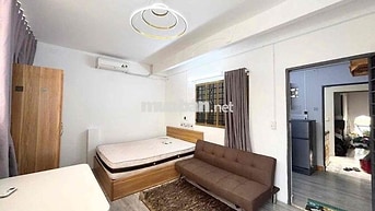 CĂN 1 PHÒNG NGỦ BẾP RIÊNG CỬA SỔ TRỜI 50m2 MGAY CÔNG TRƯỜNG DÂN CHỦ