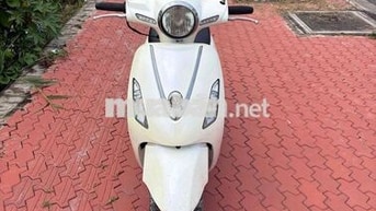 SYM Attila màu trắng
