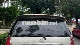Toyota Innova 7 chỗ số sàn xăng bạc