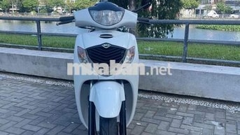 Honda SH 125i nhập ý màu trắng