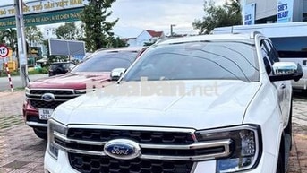 Ford Everest 2024 2.0 Titanium 4x2 Trắng