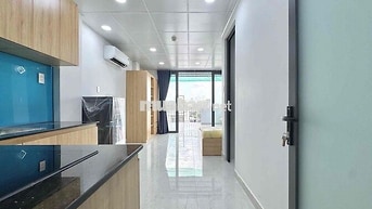 CHDV full nội thất studio ban công, cửa sổ mới 100% ngay Lạc Long Quân